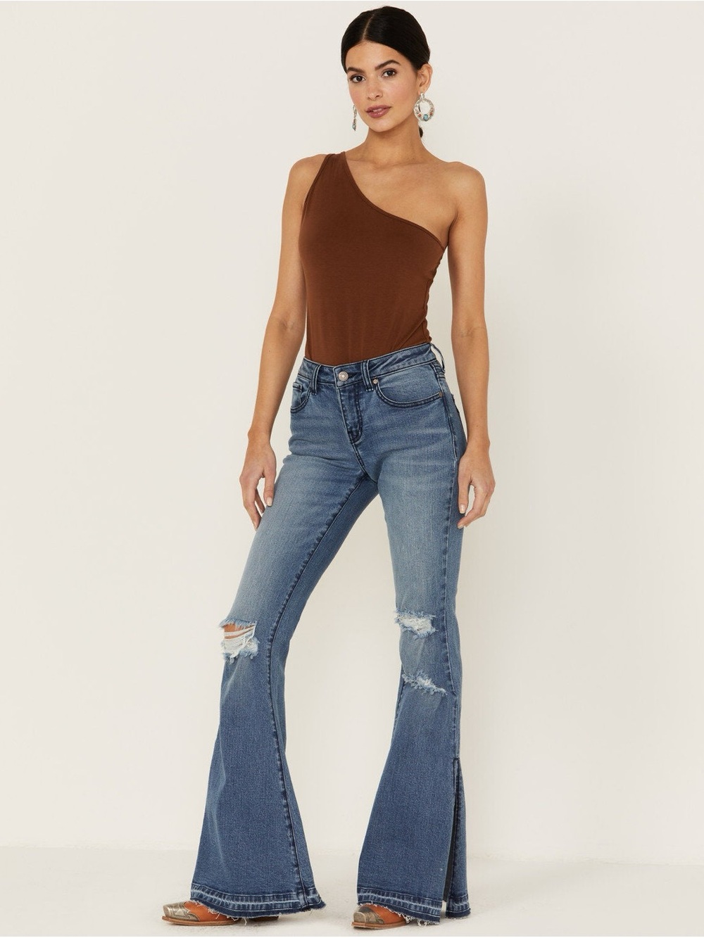 NWT Shyanne Mid Rise Slit Flare Jeans Size 27 Medium Wash Distressed Western